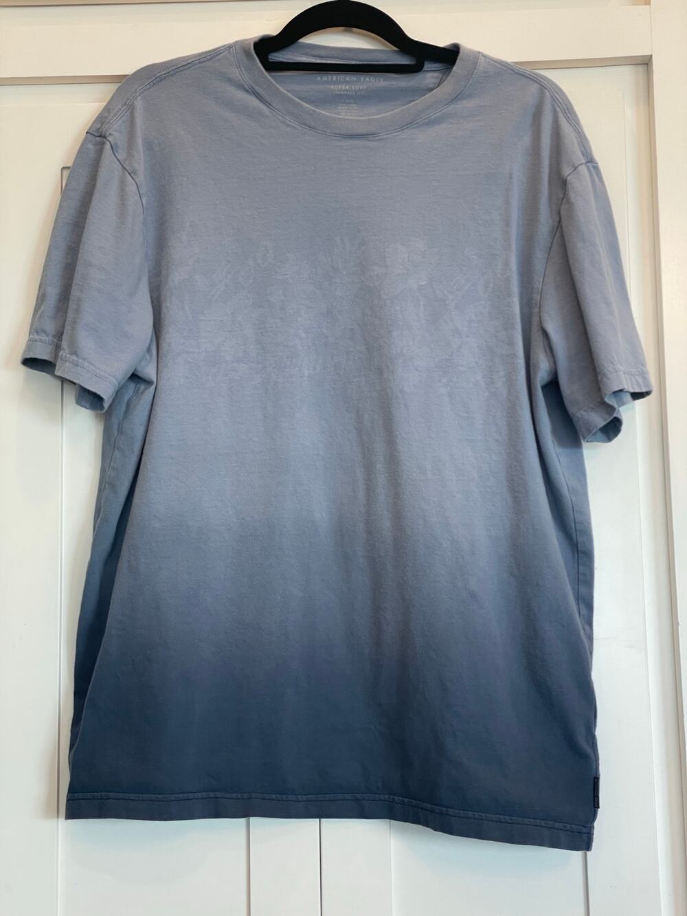 American Eagle Ombre blue tee men's L with floral fade